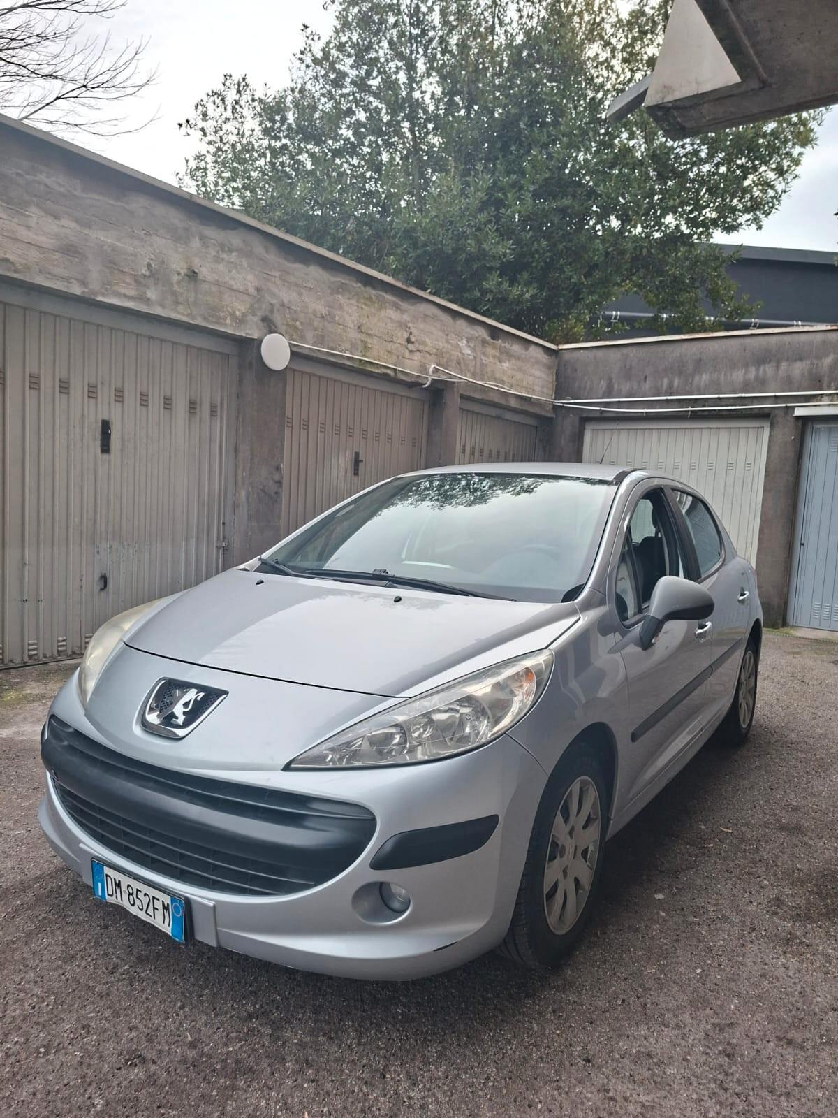 Peugeot 207 auto