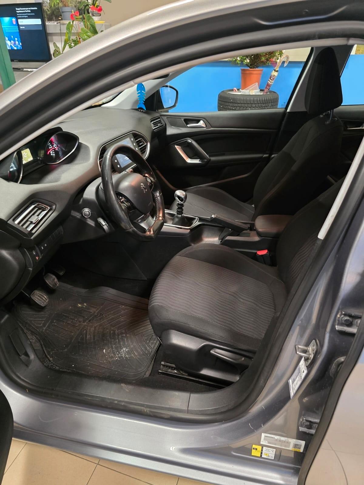 Peugeot 308 BlueHDi 120 S&S Business