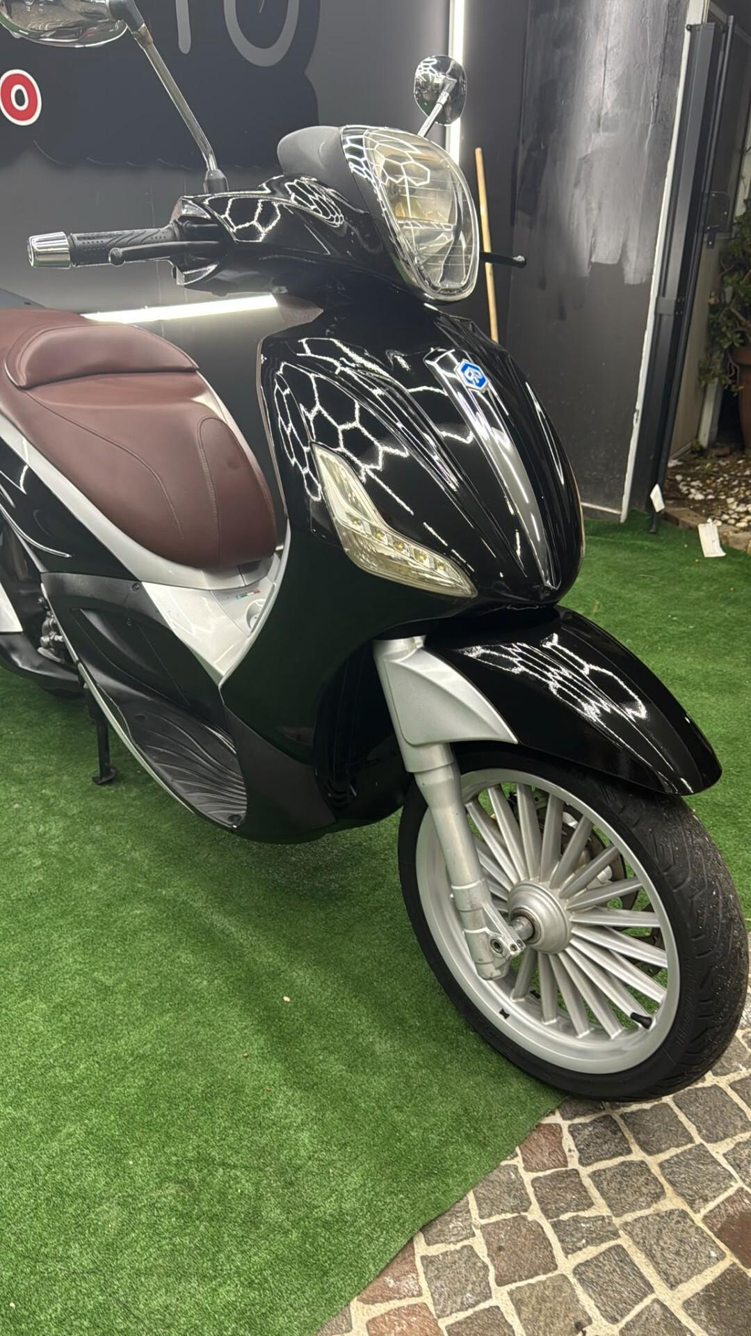 Piaggio Beverly 300