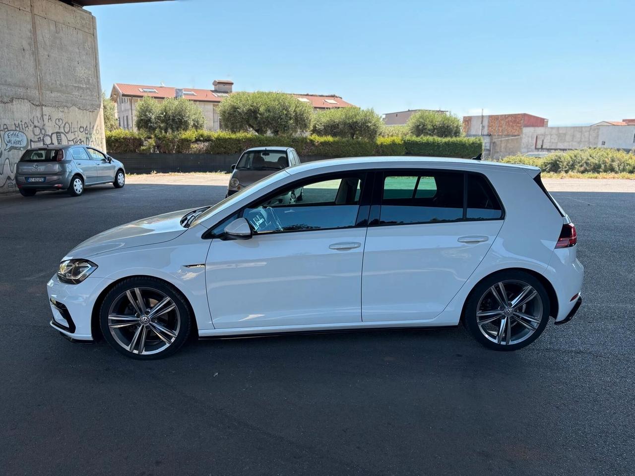 Volkswagen Golf 1.6 TDI 115 CV 5p R line