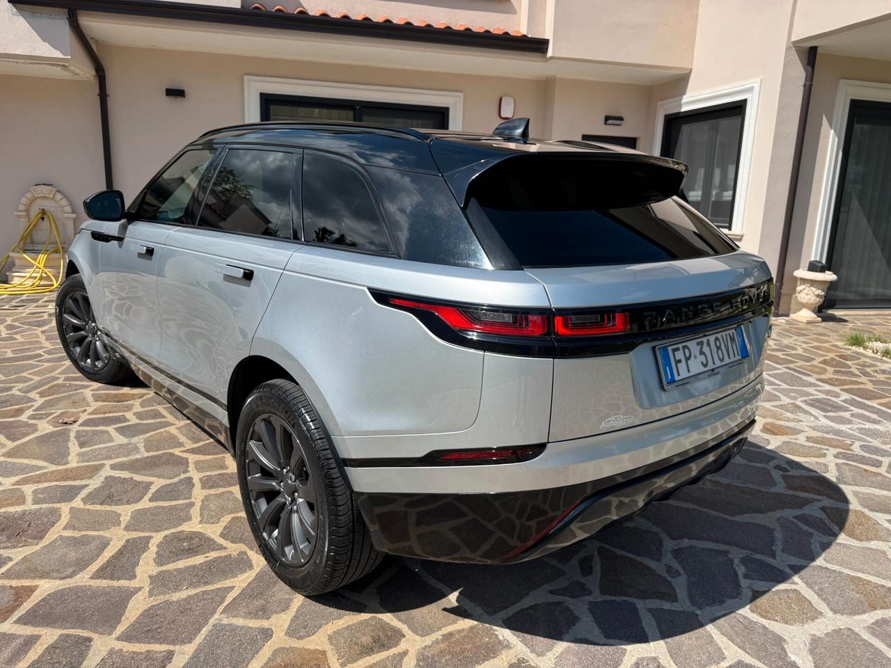 Land Rover Range Velar 2.0D I4 240 CV R-Dynamic PELLE-NAVIGATORE