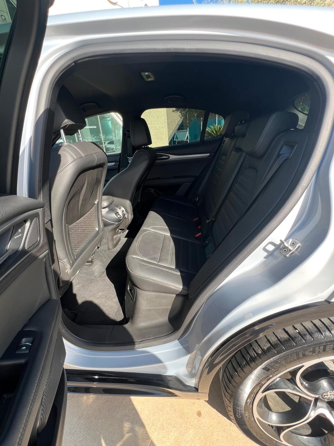 Alfa Romeo Stelvio Veloce Q4 210cv offerta T-Stock prezzo imperdibile