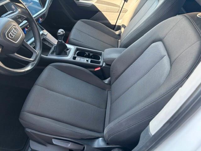 Audi Q3 35 TFSI Business