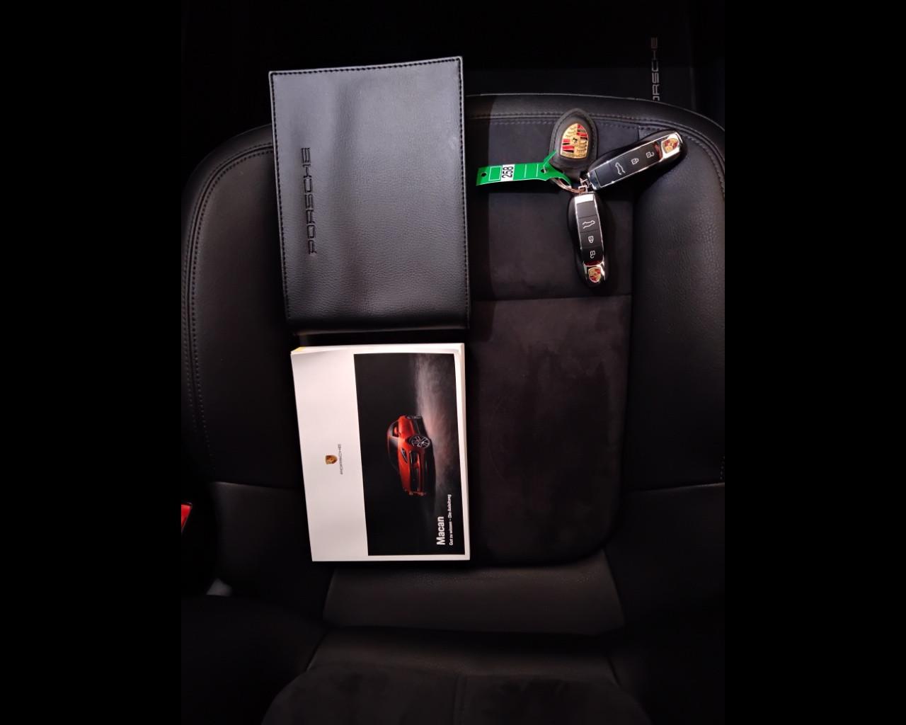 PORSCHE Macan I 2019 - Macan 2.0 245cv pdk