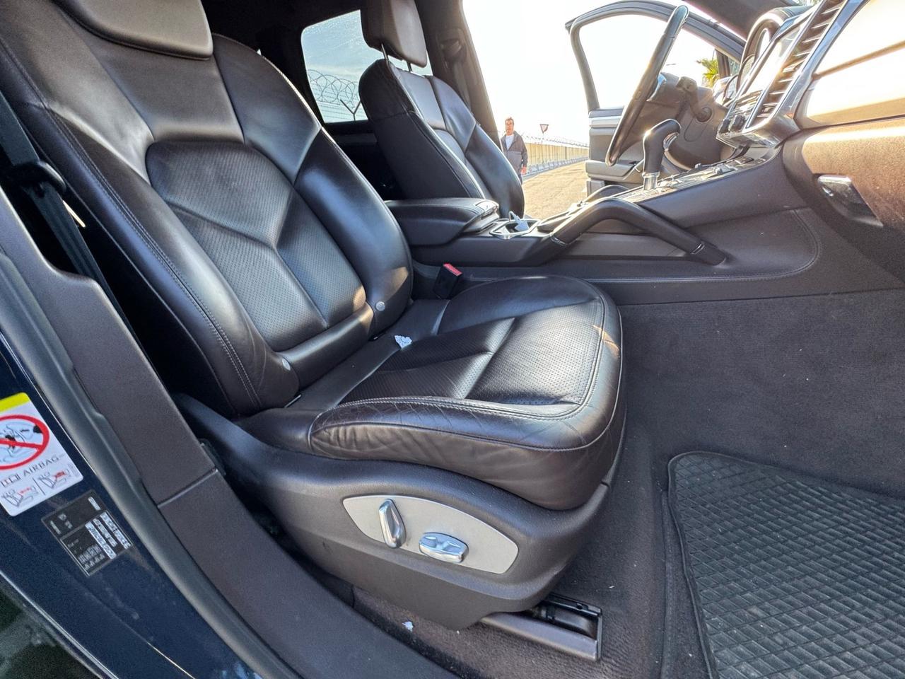 PORSCHE CAYENNE 3.0D FULL OPTIONAL 12 MESI DI GARANZIA