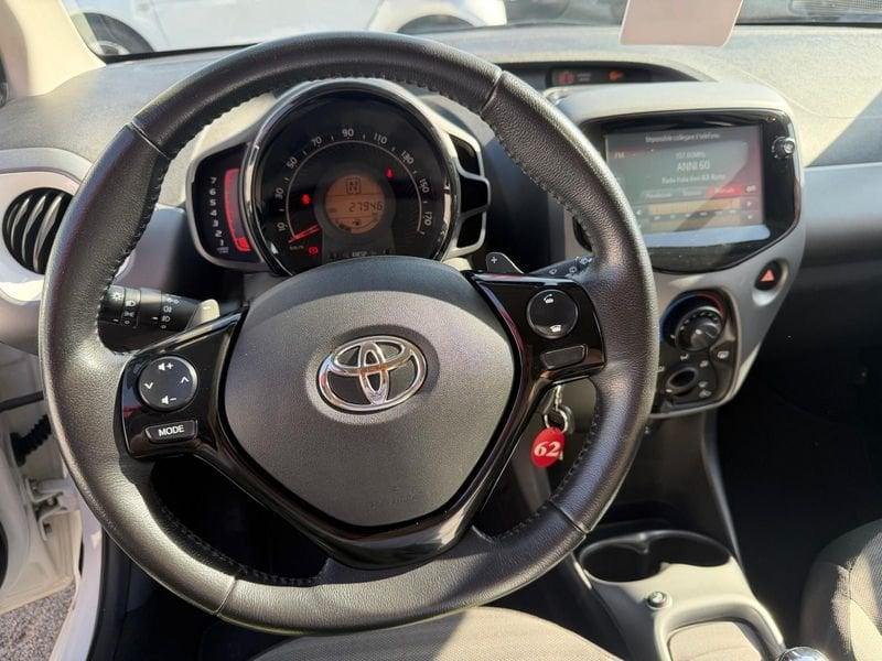 Toyota Aygo 1.0 VVT-i x-play MMT Automatica! RETROCAMERA