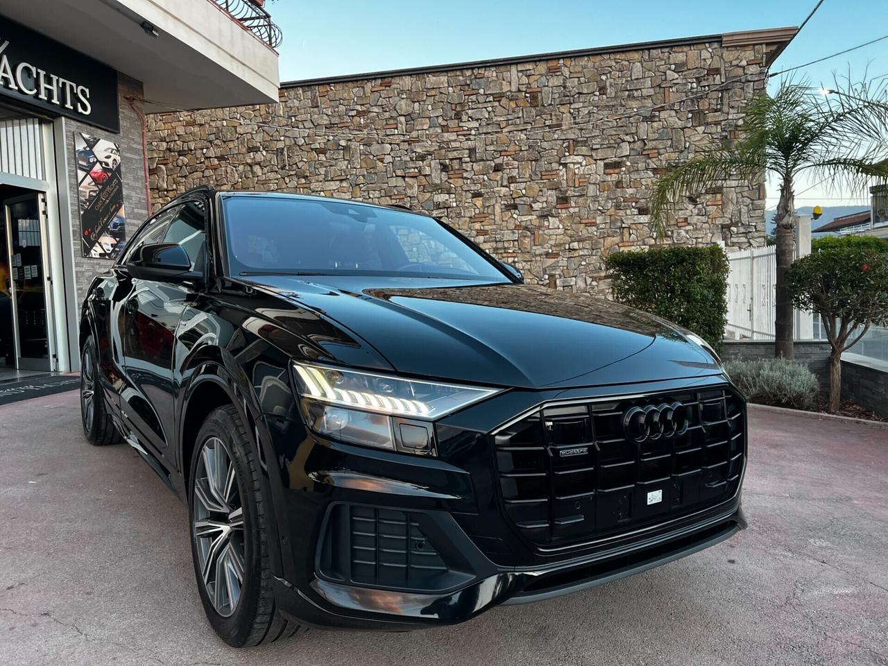 Audi Q8 50 TDI 286 CV Quattro-2XS LINE-TOTAL BLACK