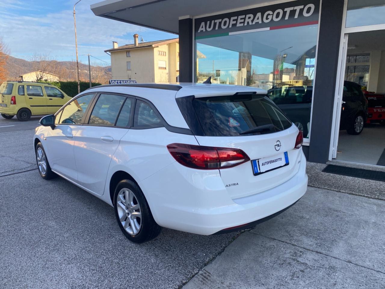 Opel Astra 1.6 CDTI Sports Tourer - automatico