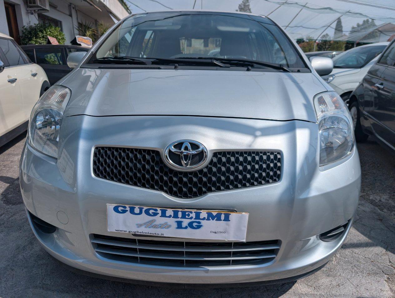 Toyota Yaris 5P 1.0 km 59.999 Neopatent. benzina Sol