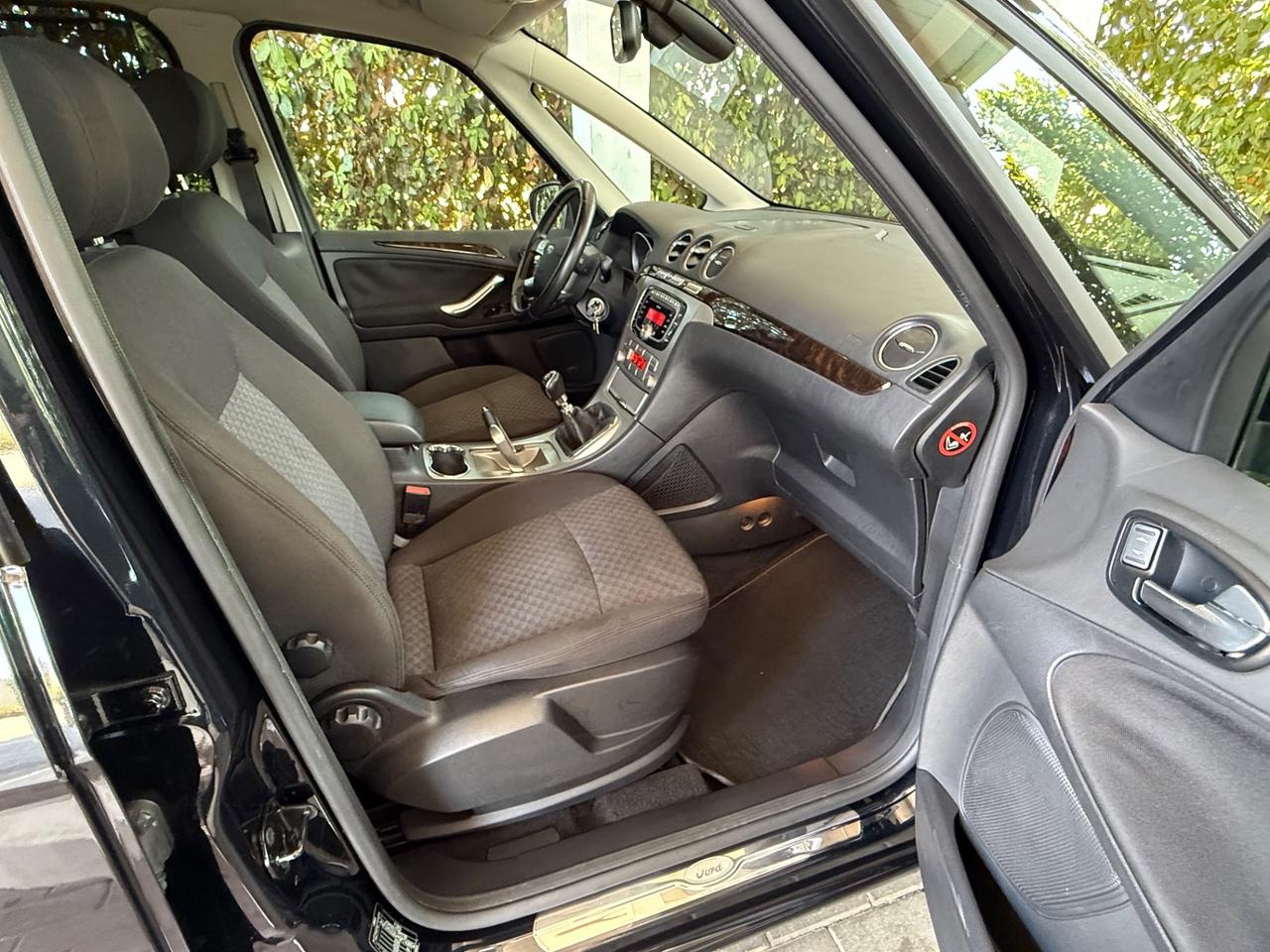 Ford Galaxy 2.0 TDCi 140 CV Ghia DPF
