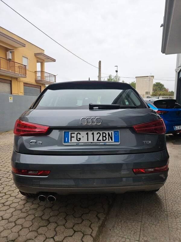 Audi Q3 2.0 tdi Sport 120cv