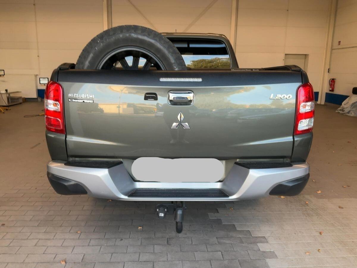 Mitsubishi L200 2.4 DI-D/181CV Club Cab Intense Hp Mivec SDA