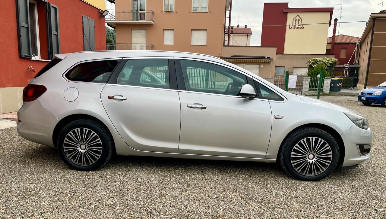 Opel Astra SportsTourer TAGLIANDATA E REVISIONATA