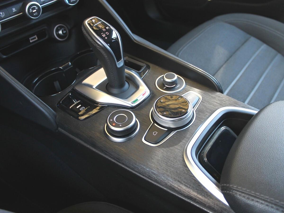 Alfa Romeo Giulia 2.2 Turbodiesel 190 CV AT8 Business Navi PREZZO REALE UNIPRO IVA DEDUCIBILE