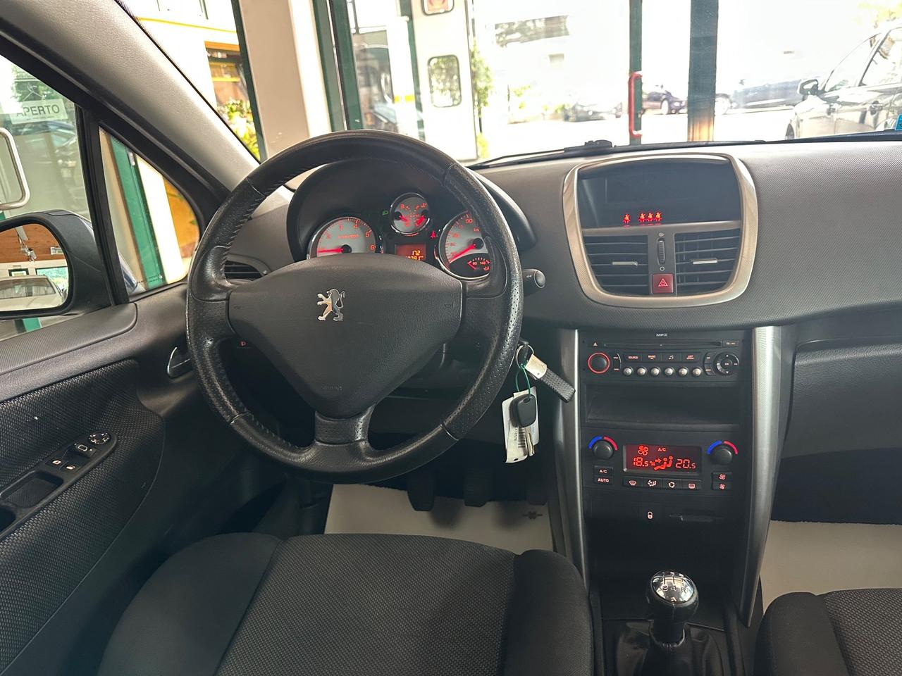 Peugeot 207 1.4 8V 75CV 5p. X Line