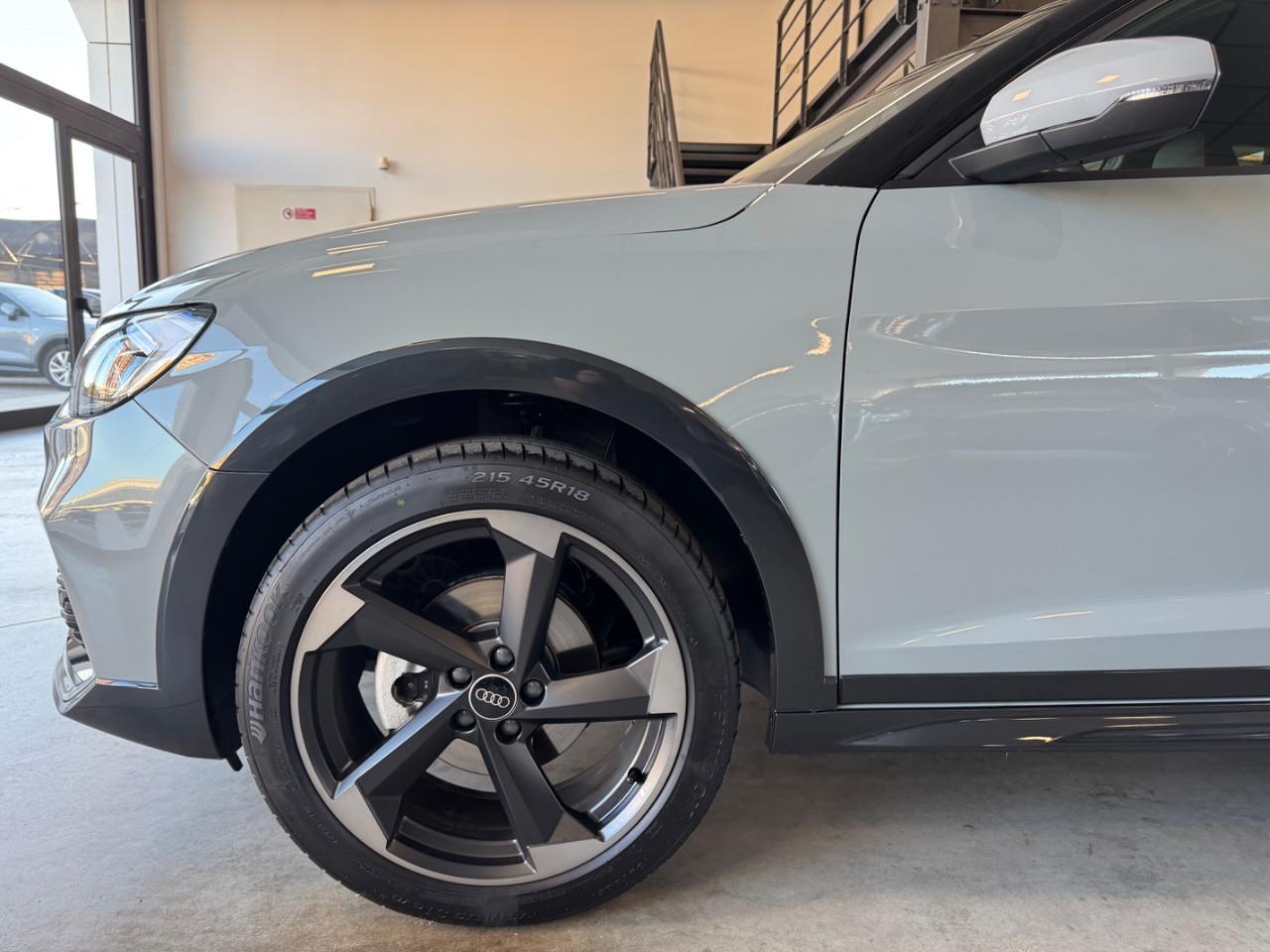 Audi A1 Allstreet 35 TFSI 150cv S Tronic S line Interiors