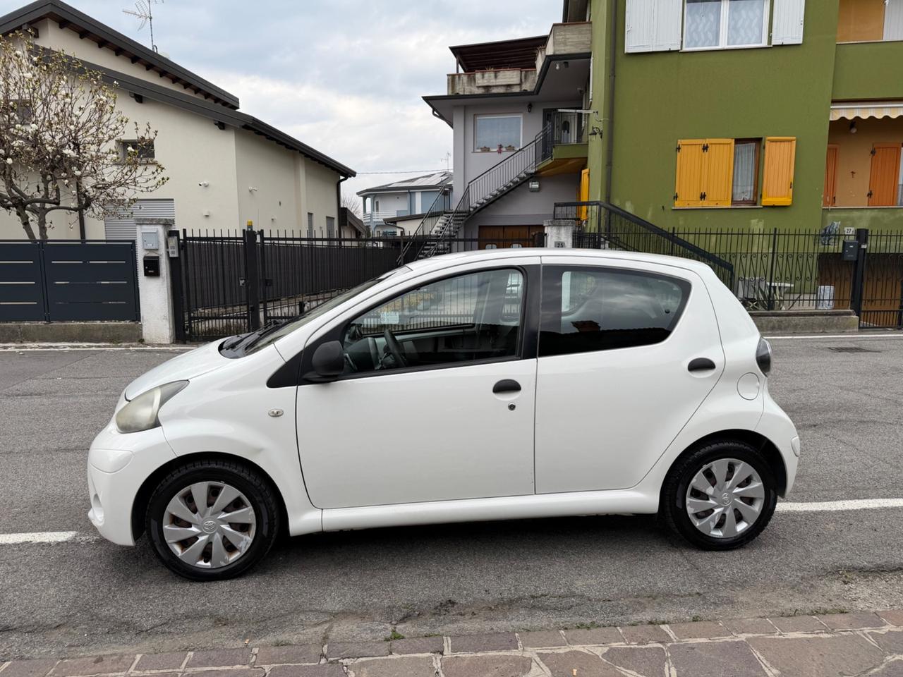 Toyota Aygo 1.0 12V VVT-i 5 porte Lounge Connect