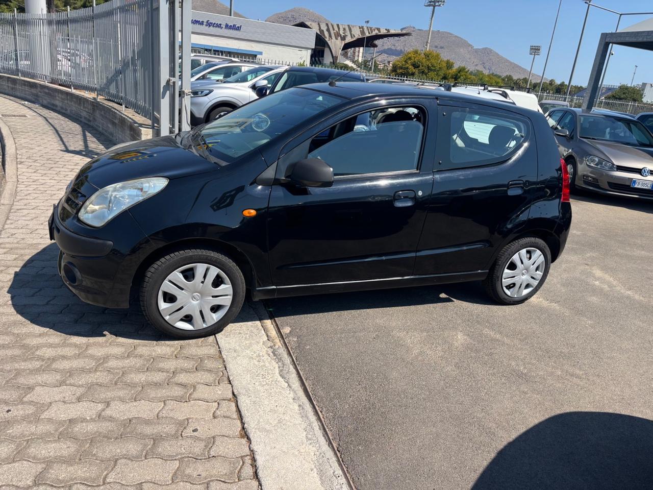 Nissan Pixo 1.0 5 porte Look