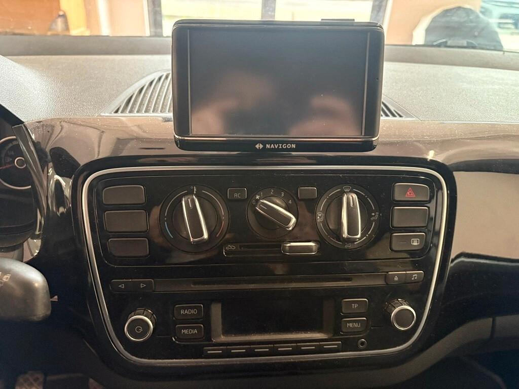 VOLKSWAGEN UP Benz. 1000 CV 75 Km 41.384 certificati PER NEOPATENTATI Garanzia 12 mesi