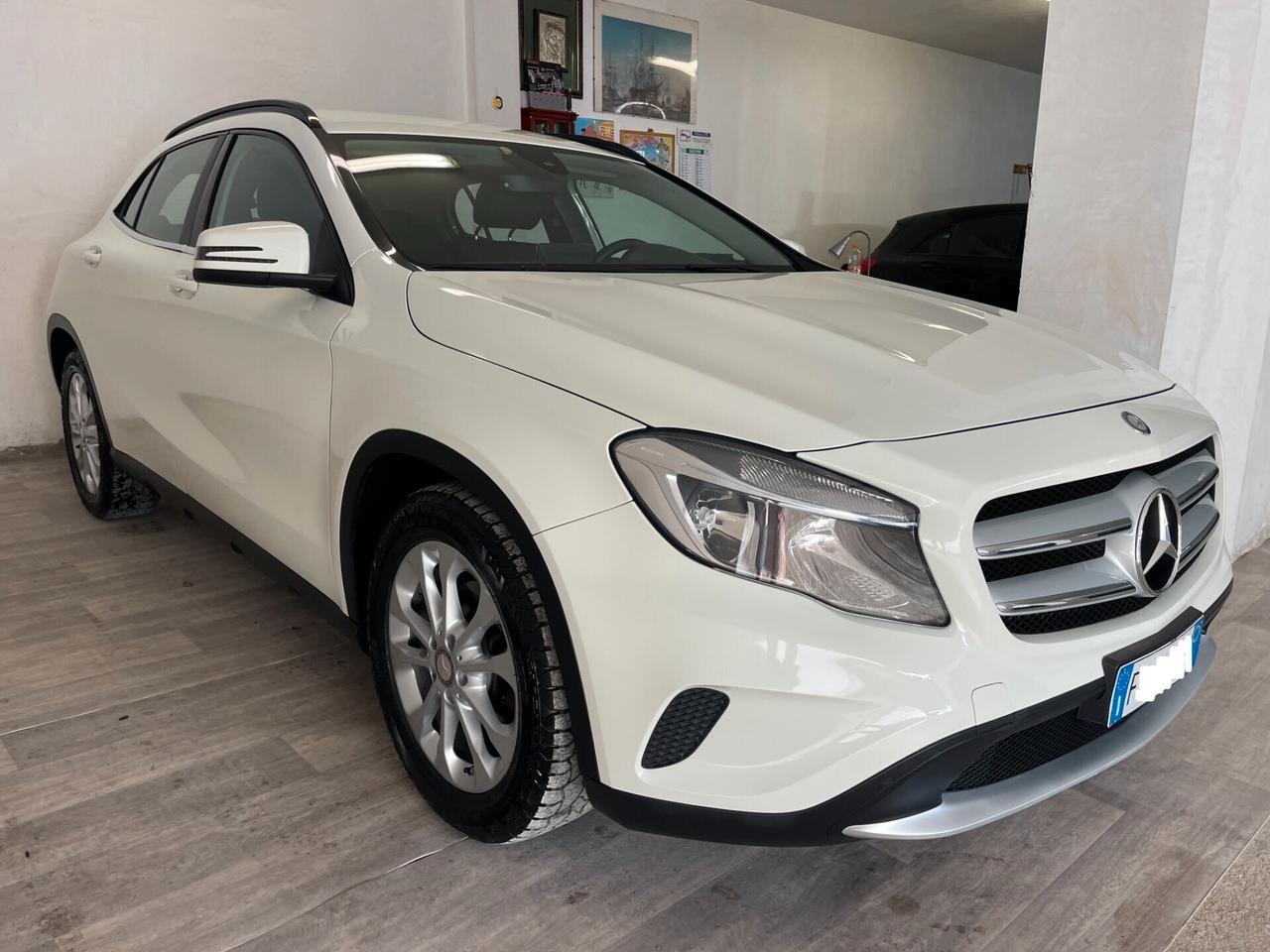 Mercedes-benz GLA 180d 1.5 110 CV d Premium FULL OPTIONAL MANUALE GARANZIA 12 MESI EURO 6