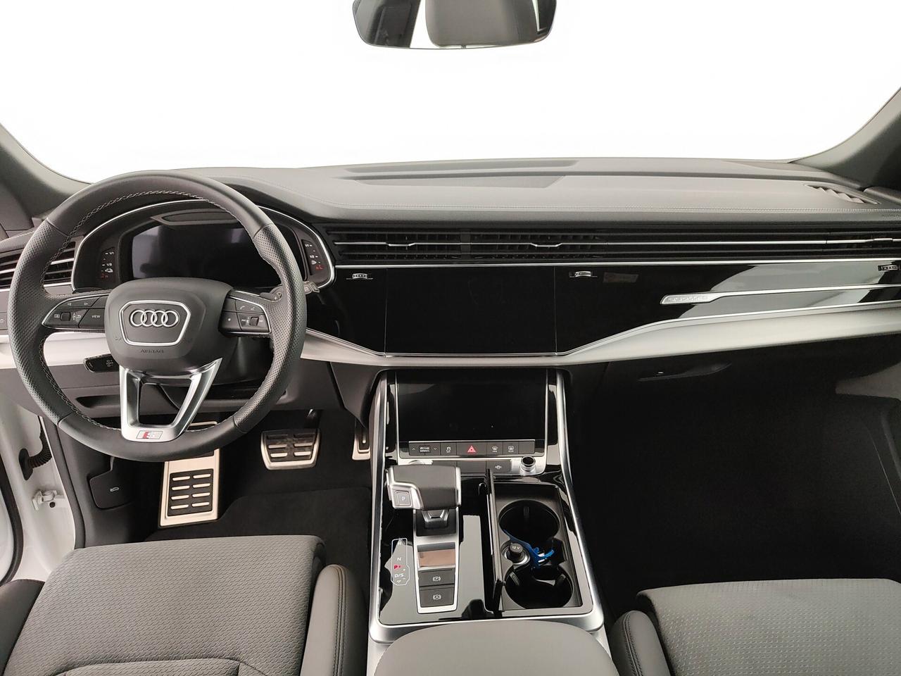 Audi Q8 55 TFSI e quattro tiptronic Sport