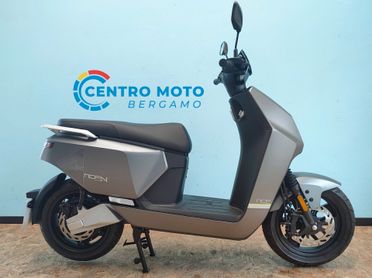 Nmoto NCF S : l'e-scooter che ti porta anche in autostrada