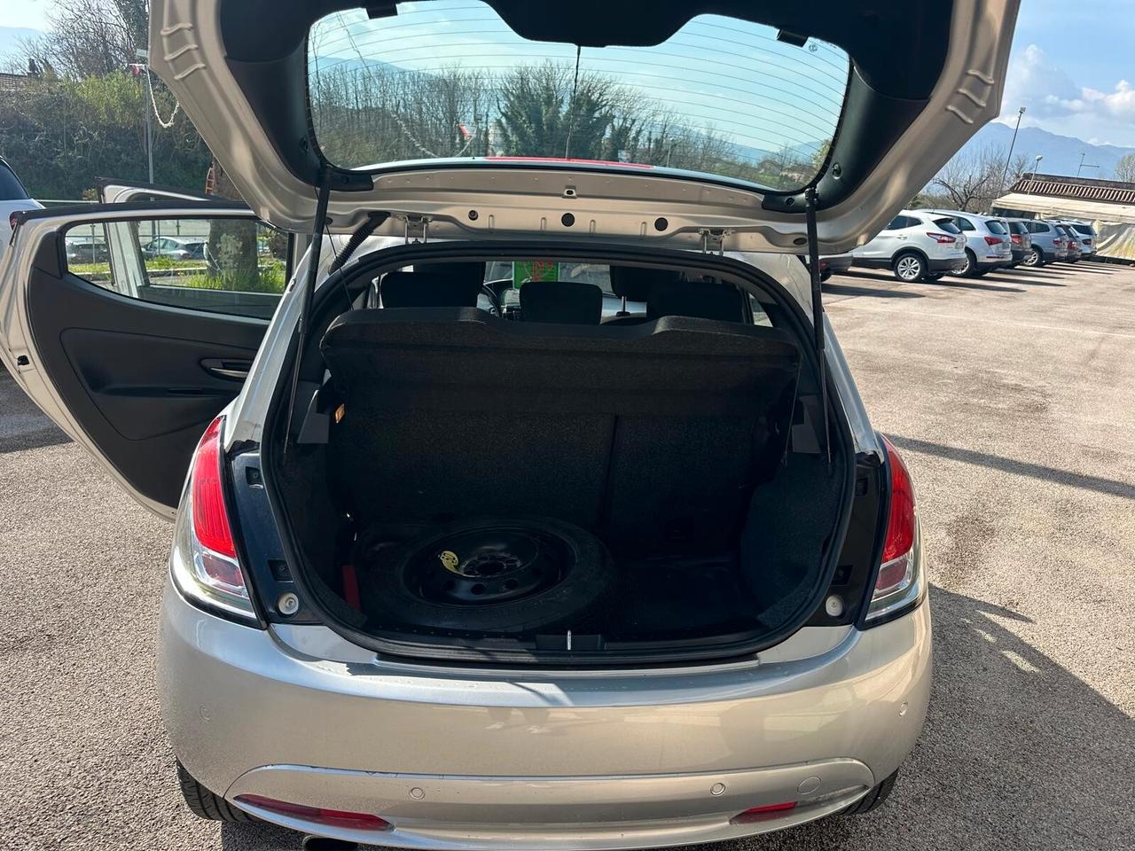 Lancia Ypsilon 1.2 GPL 69 CV 5 porte Platinum NEOPATENTATI