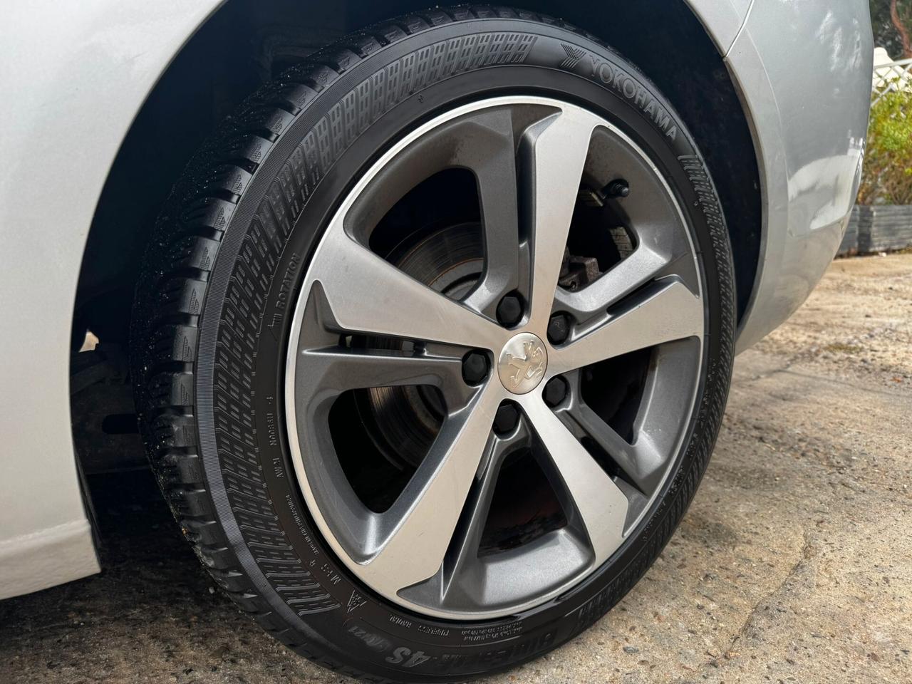 Peugeot 308 BlueHDi 120 S&S EAT6 SW Business