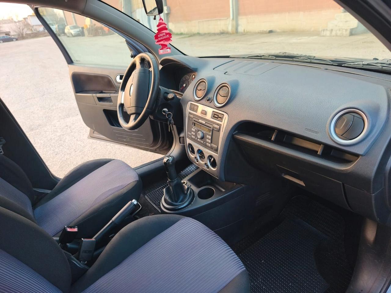 Ford Fusion 2009----1.6 Diesel Neopatentati