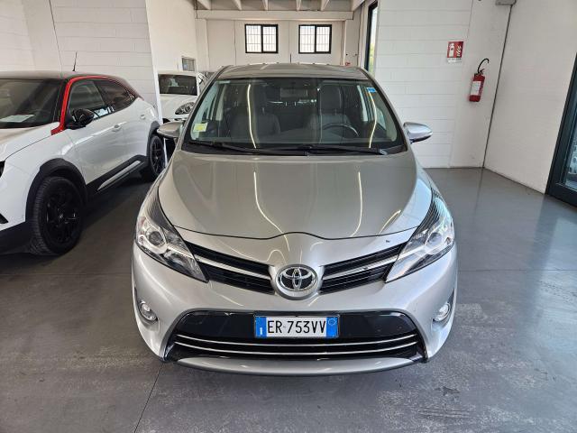 Toyota Verso 2.0d Active 7pti NEOPATENTATI