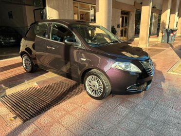Lancia Ypsilon 1.3MJT 95CV 5p garantita-13