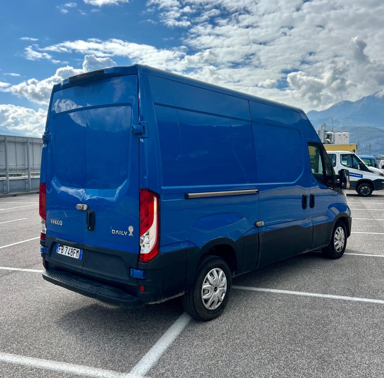 Iveco Daily 35-130 2.3 Diesel Furgone 140.000km