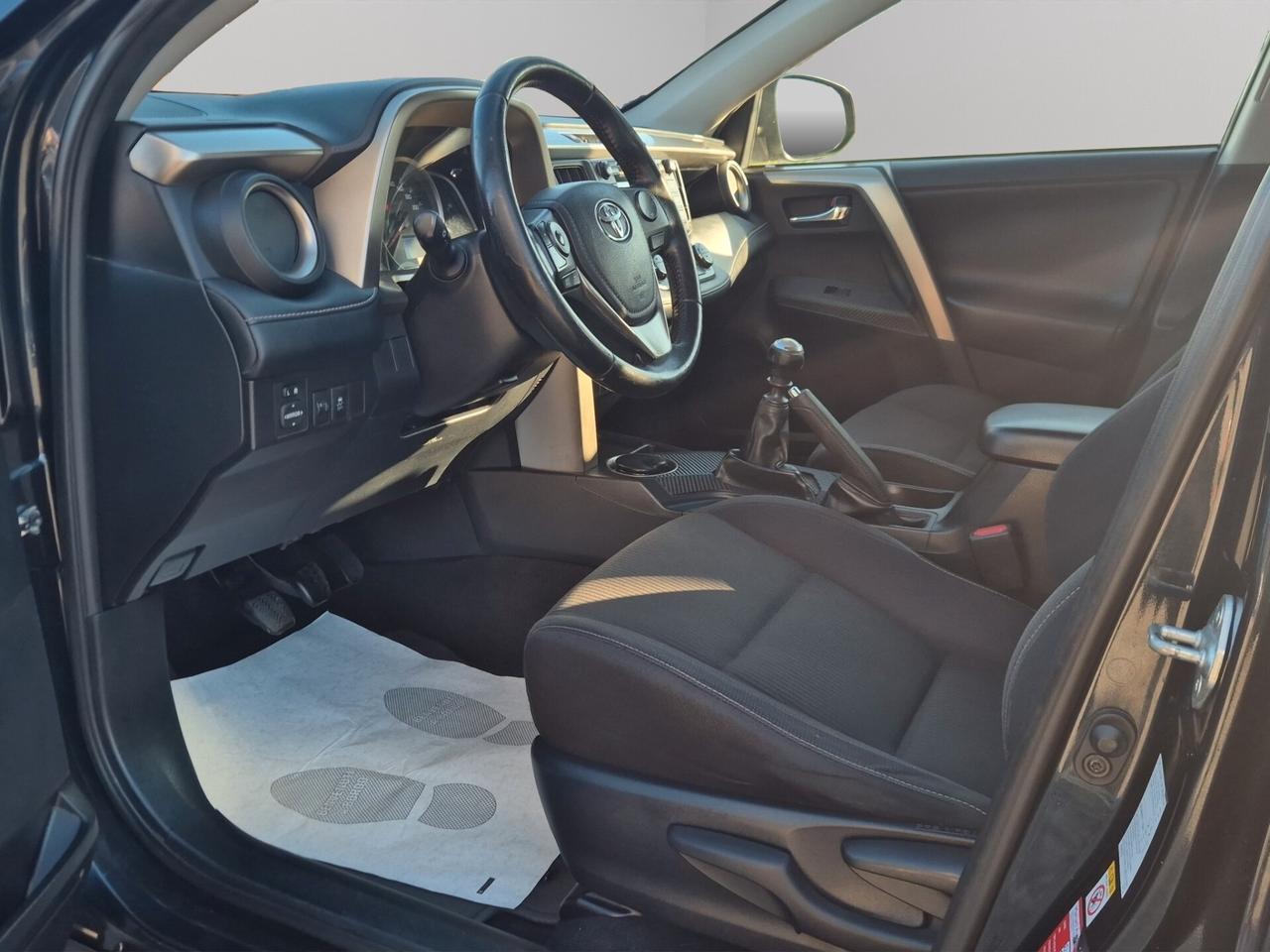 Toyota RAV 4 RAV4 2.0 D-4D 2WD Style White Ed.