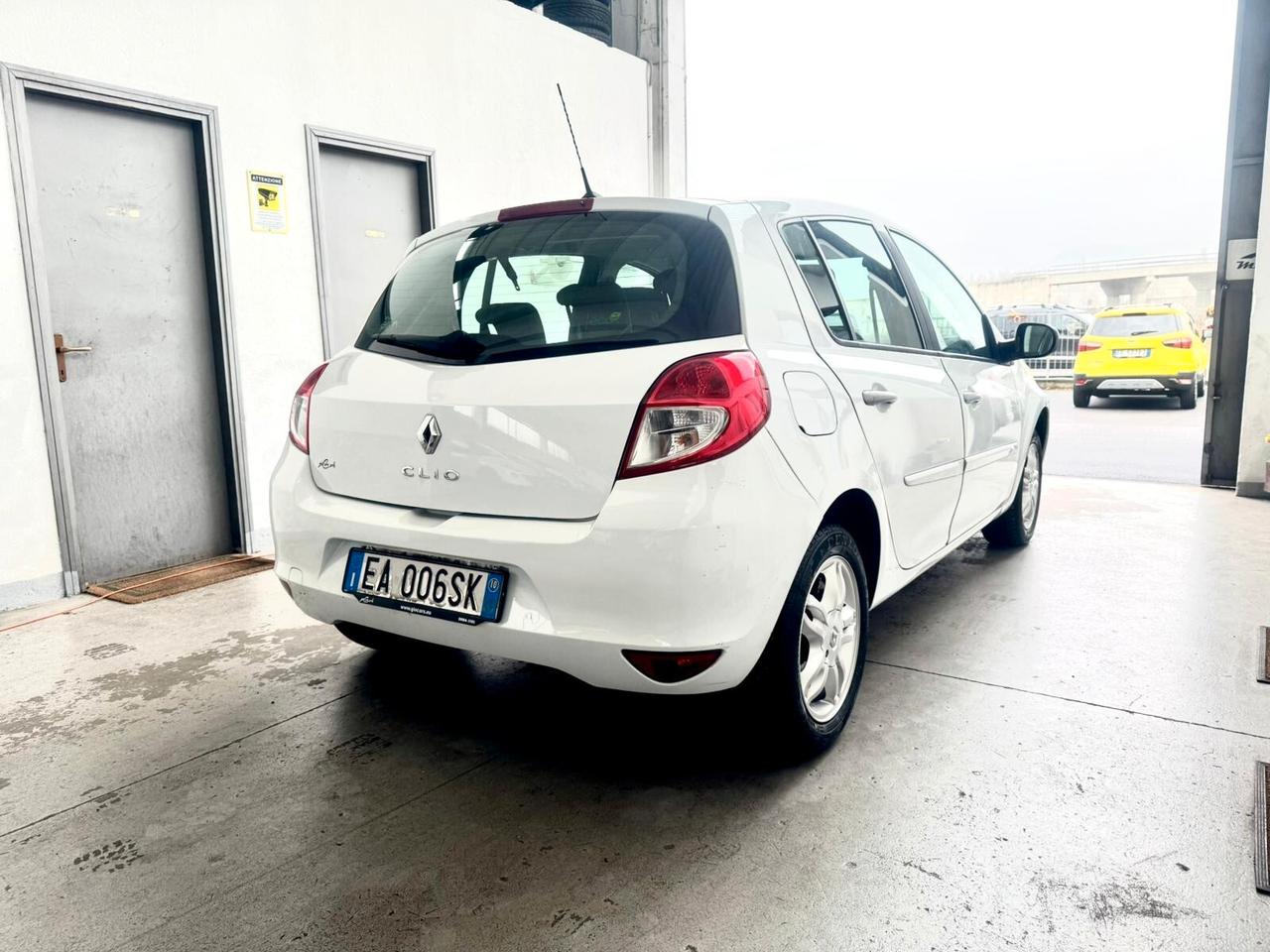 Renault Clio 1.2 16V 5 porte Dynamique Neopatentati