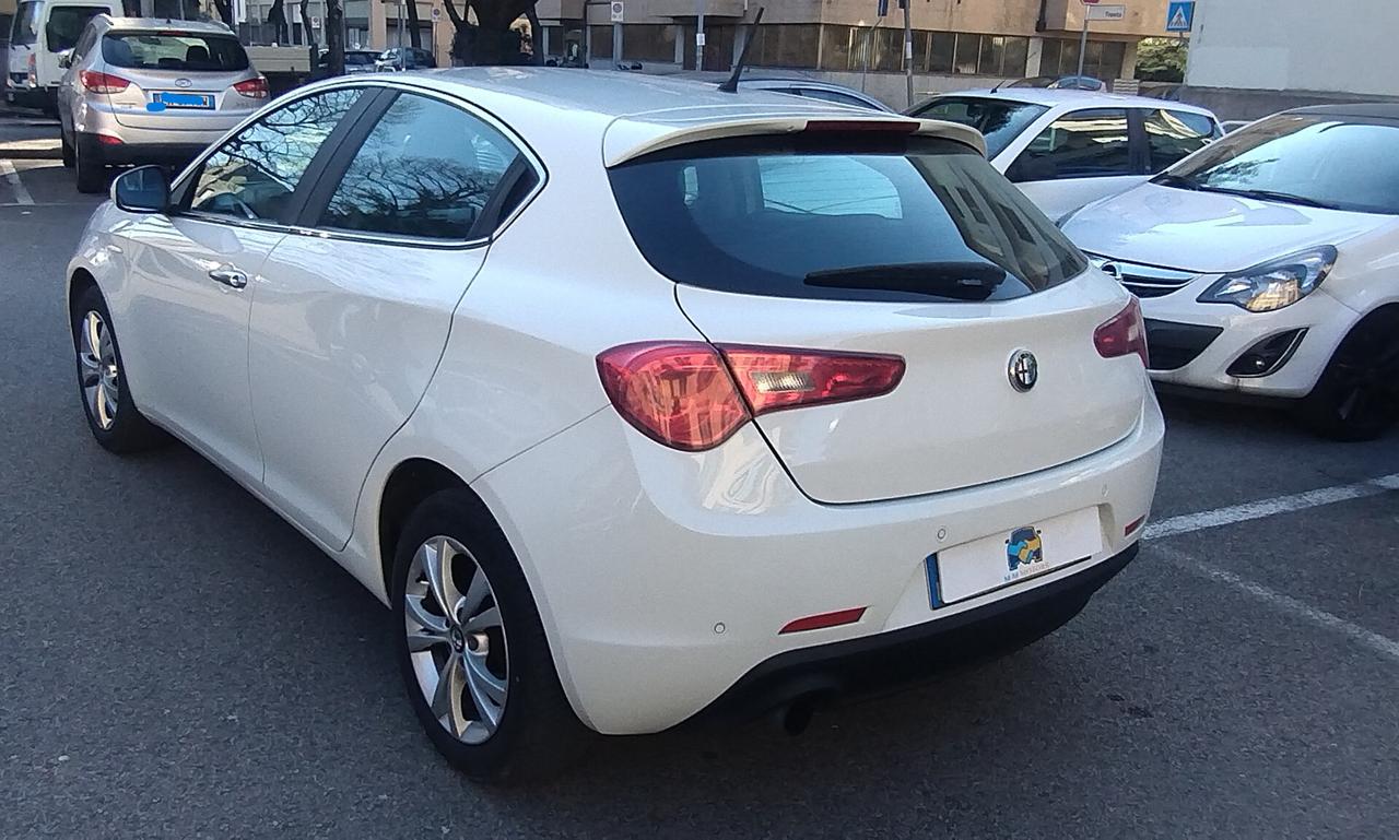 Alfa Romeo Giulietta 1.6 JTDm-2 105 CV NEOPATENTATI
