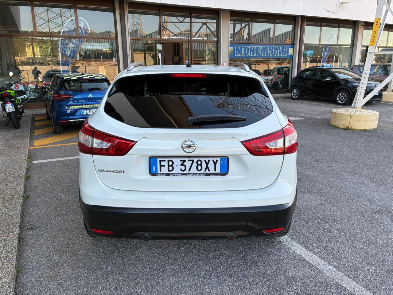 Nissan Qashqai 1.2 DIG-T Tekna 2016 da vetrina