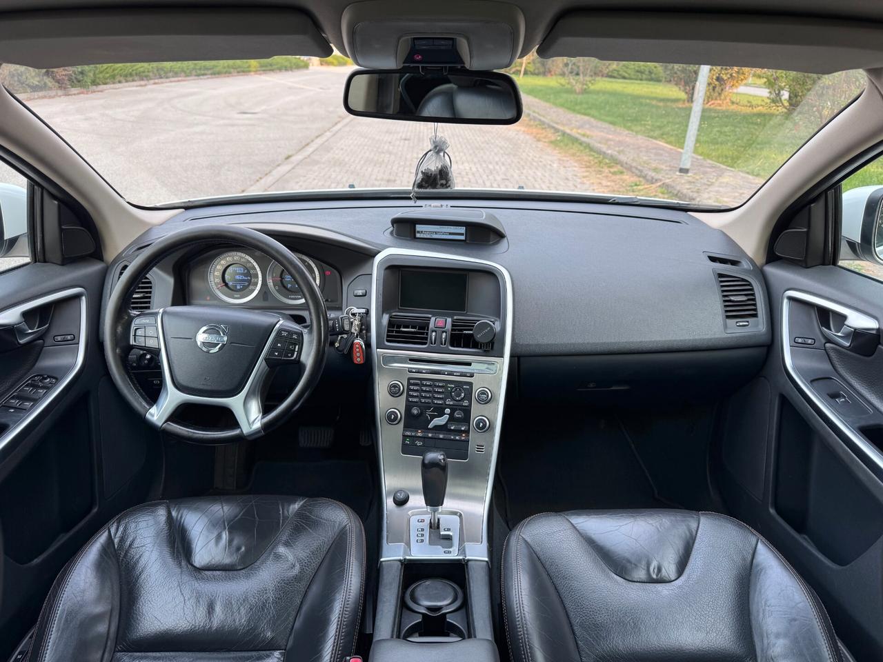 Volvo XC 60 XC60 D5 AWD Geartronic Summum