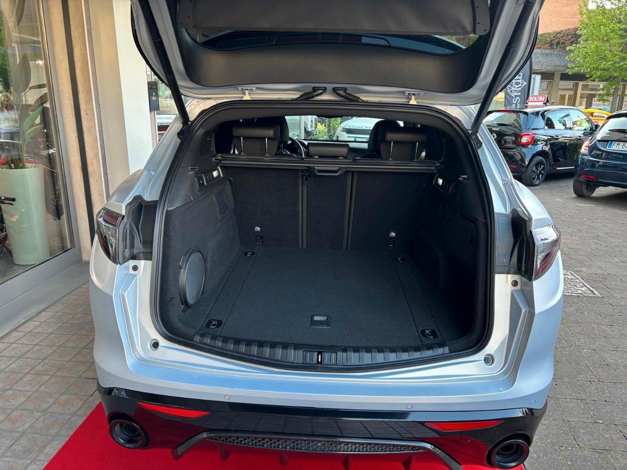 Alfa Romeo Stelvio Competizione