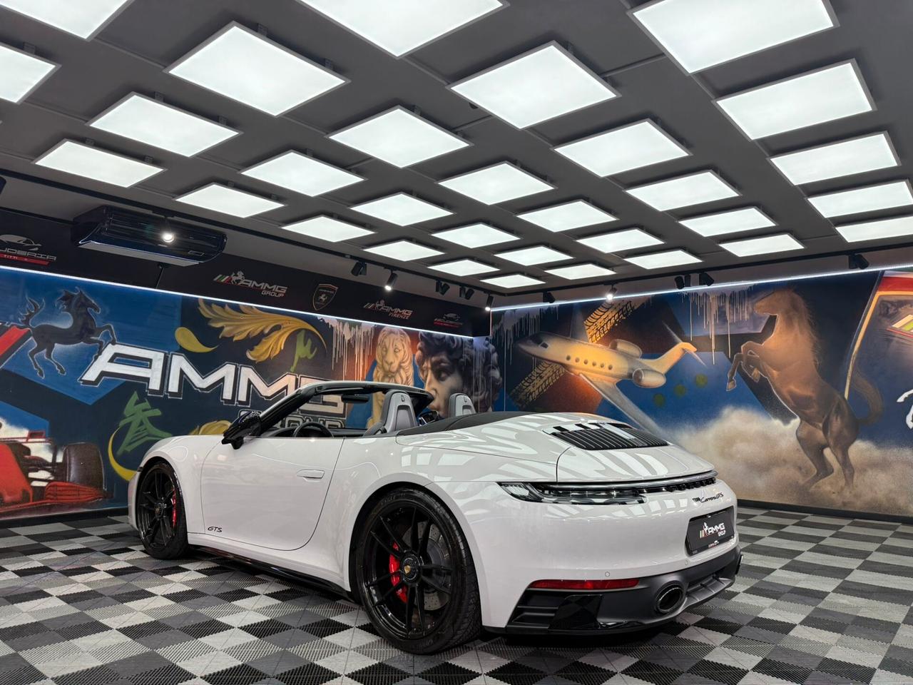 Porsche 911 Carrera 4 GTS Cabriolet (949)