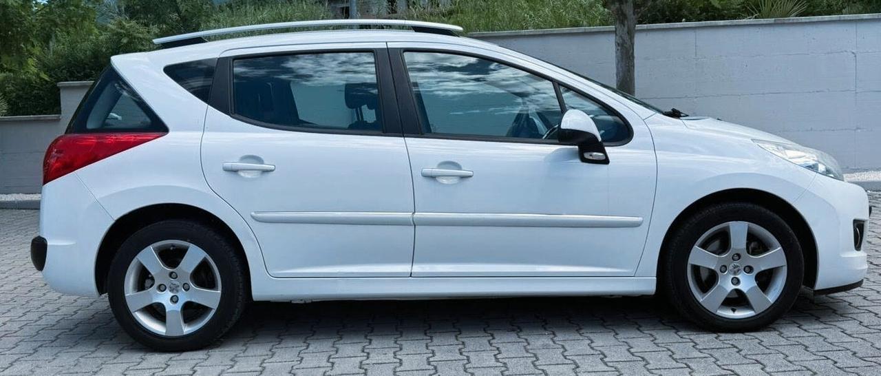 Peugeot 207 1.6 "65.000 KM" HDi 93CV SW Ciel Allure