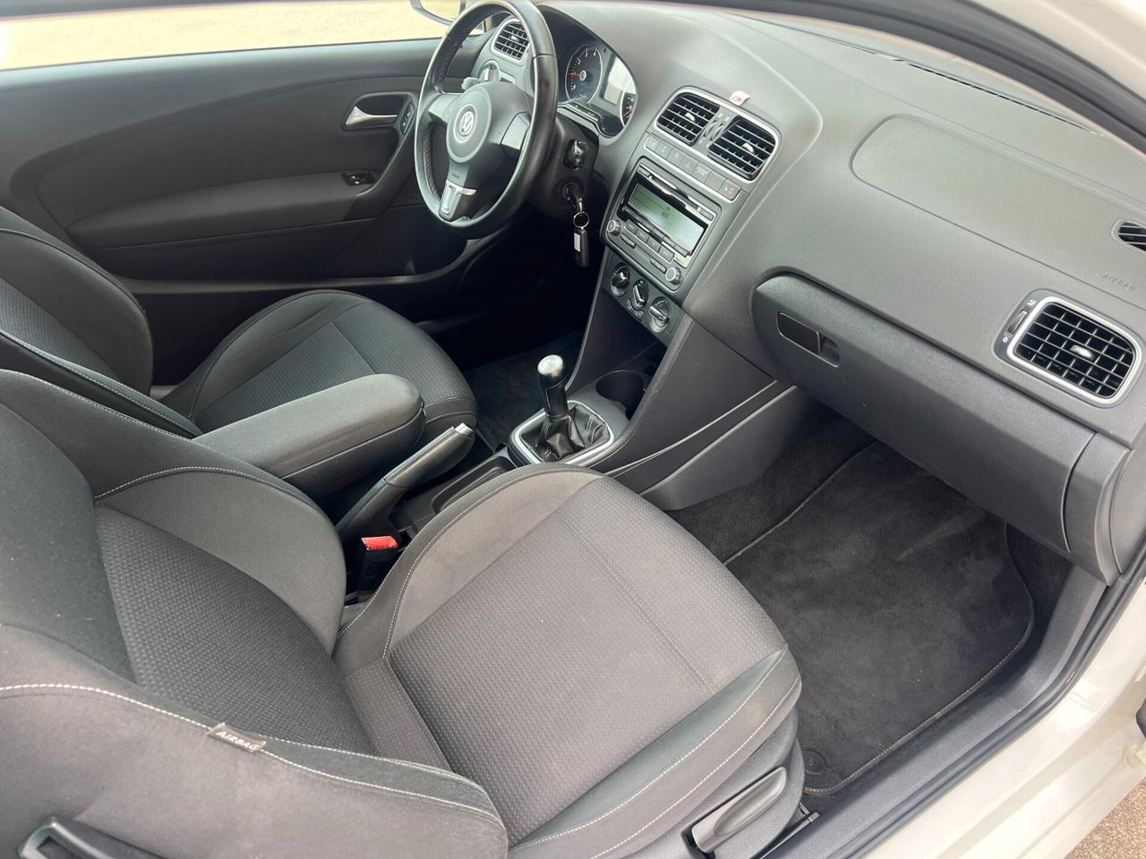 Volkswagen Polo 1.2 R-LINE/ GARANZIA