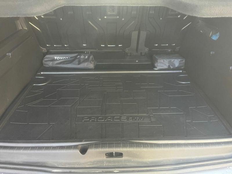 Toyota Proace City Verso 1.2P 110Cv S&S M/T L1 D Lounge