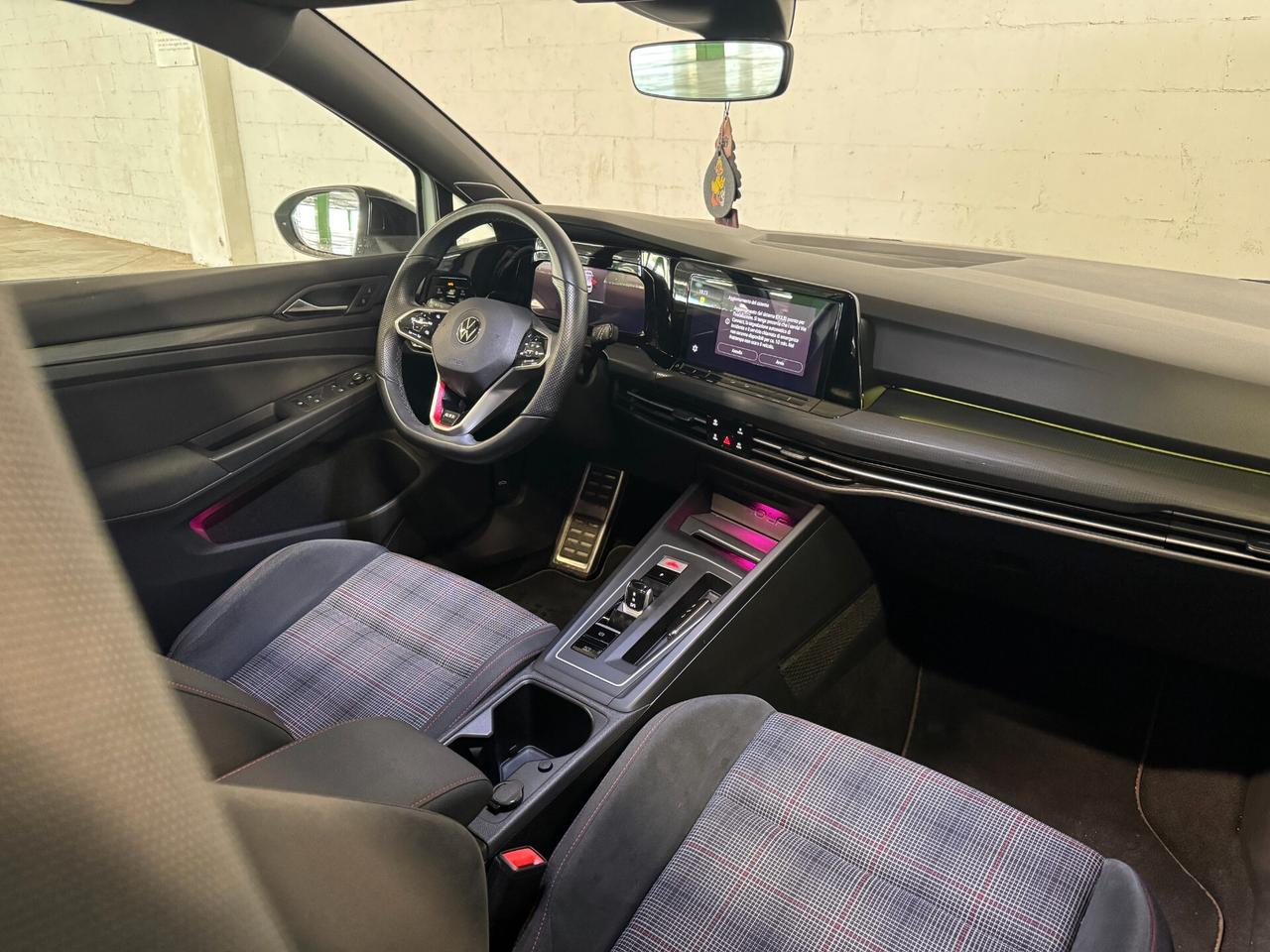 Volkswagen Golf GTI 2.0 TSI DSG