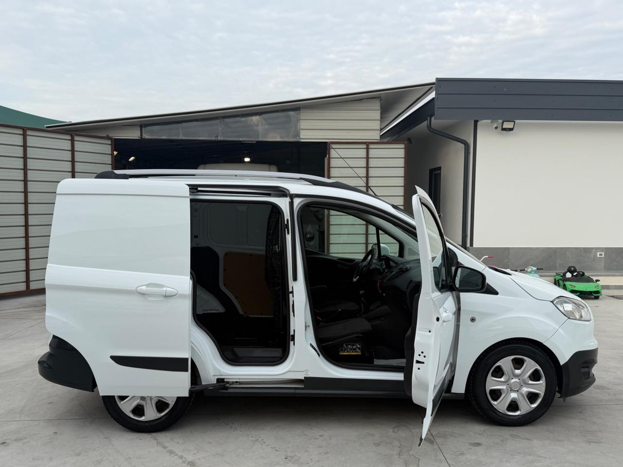 Ford Transit Courier 1.5 TDCi 95CV Van Trend