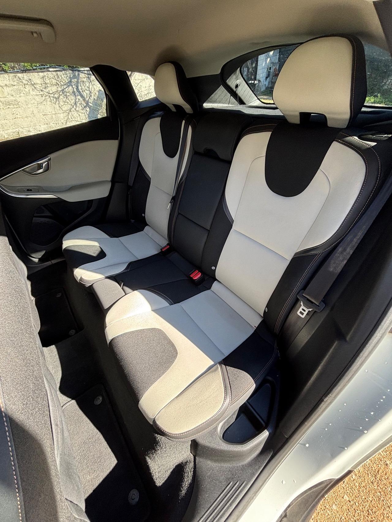 Volvo V40 Cross Country D2 1.6 Summum