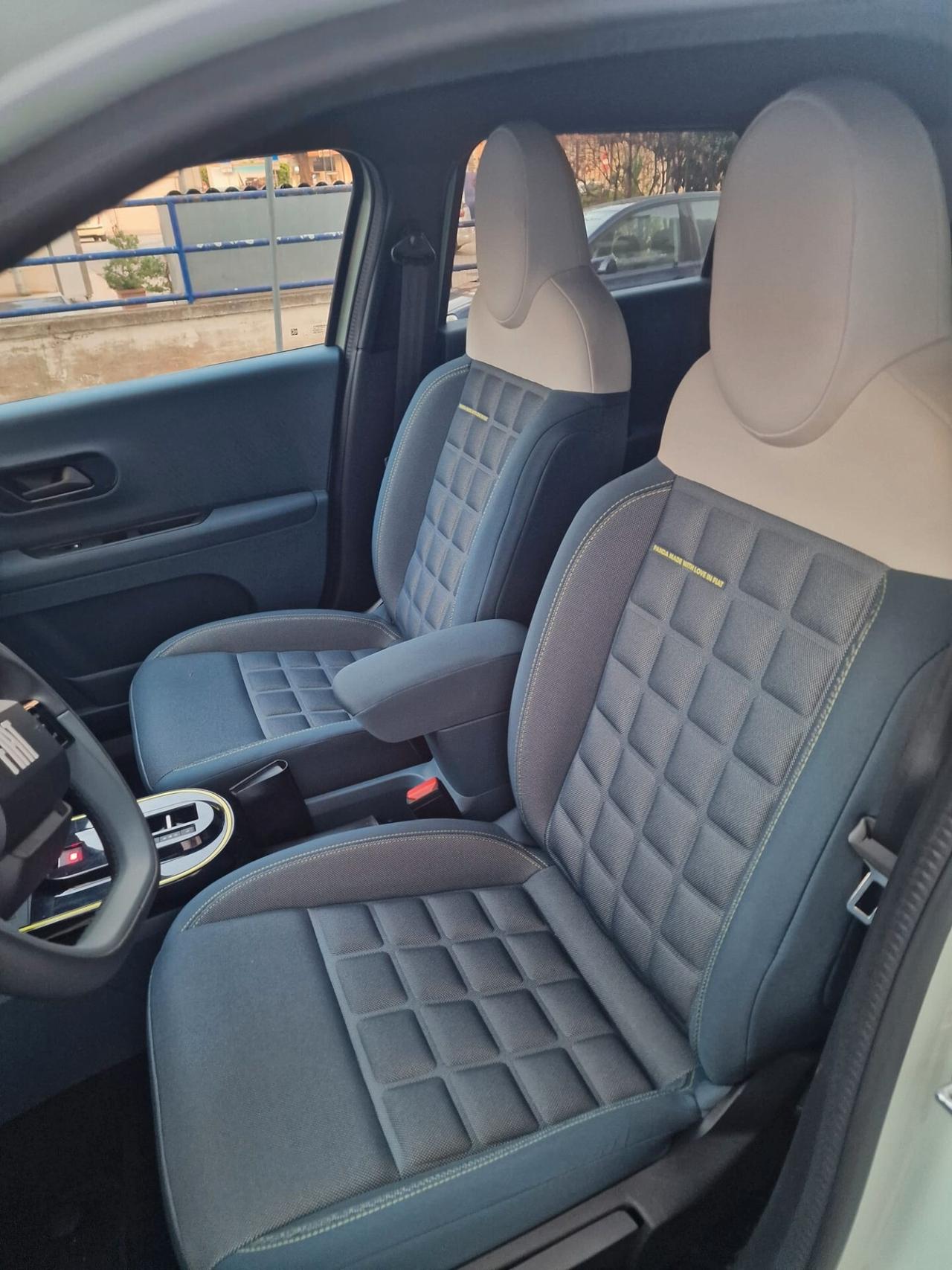 Fiat Grande Panda 1.2 Hybrid 110 CV S&S La Prima