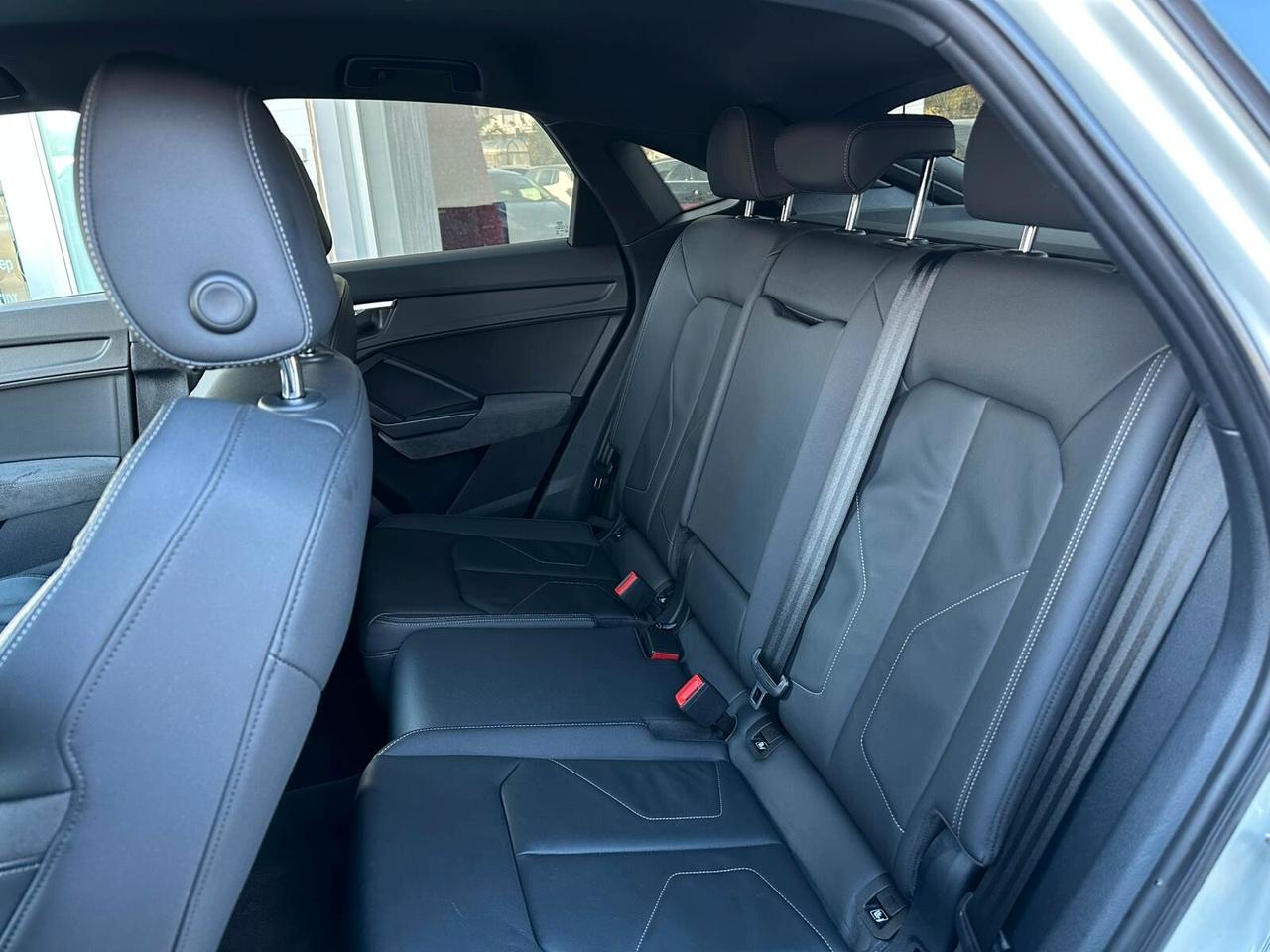 Audi Q3 SPB 35 TDI S tronic line edition - Arrow grey