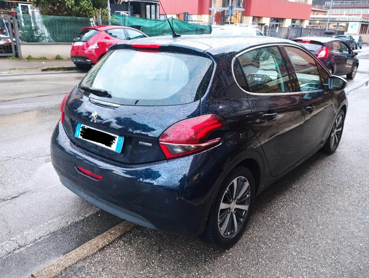 Peugeot 208 PureTech 82 5 porte Allure