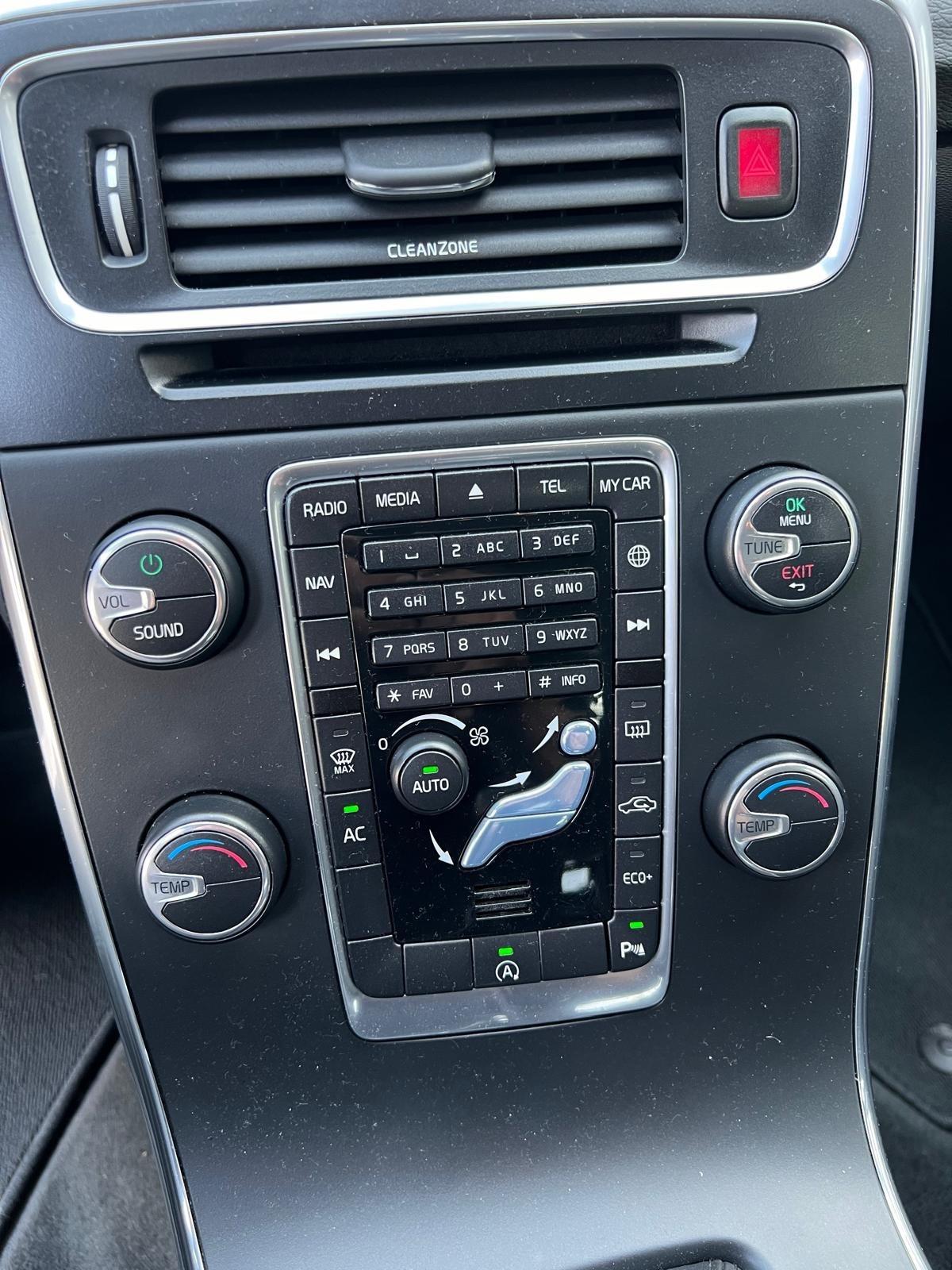 Volvo V60 D2 Geartronic Business 2.0 DIESEL ANNO 2018