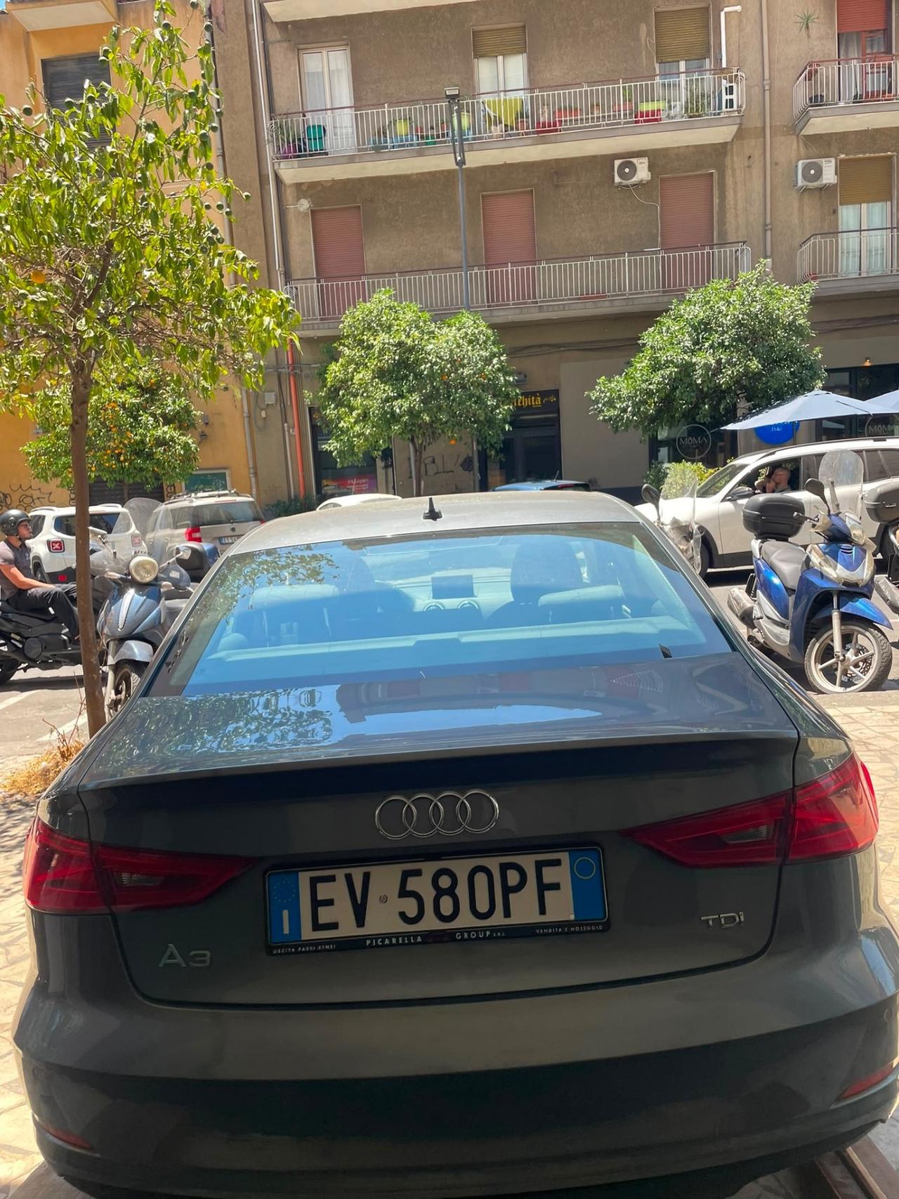 Audi A3 Sedan 2.0 TDI quattro Attraction